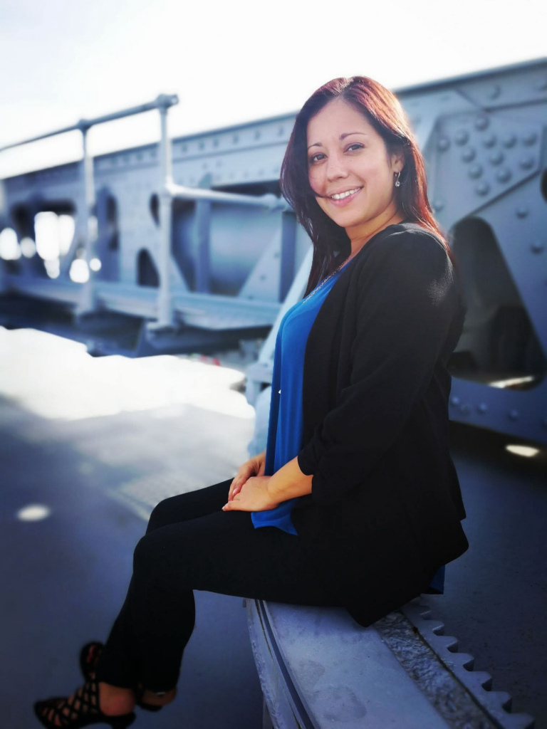 Alba's "About me" profile picture.